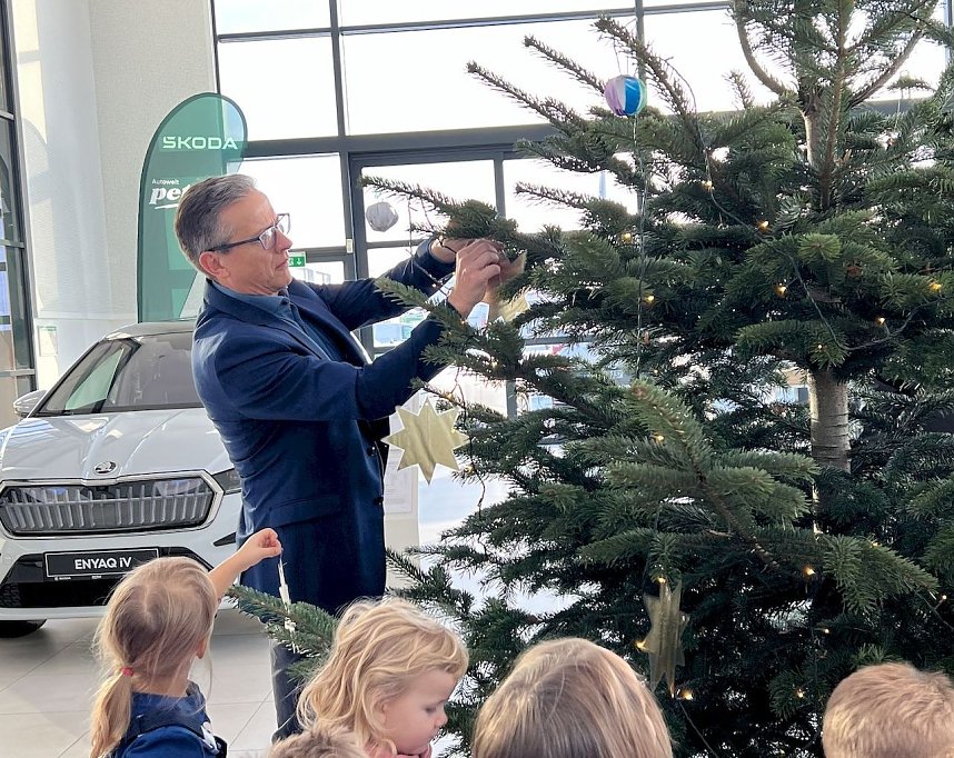 Adventsflair im Autohaus