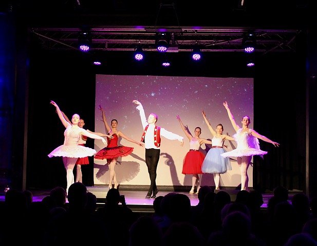 Getanzte Weihnachtsm&auml;rchen des Tanzstudio Radeva