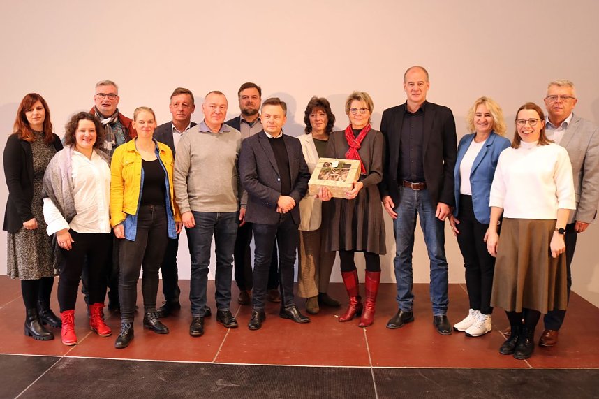 Rund 80 Kinder aus einer Schule in Gostyń sowie den Regelschulen Ellrich und Wolkramshausen haben in der vergangenen Woche gemeinsam gesungen