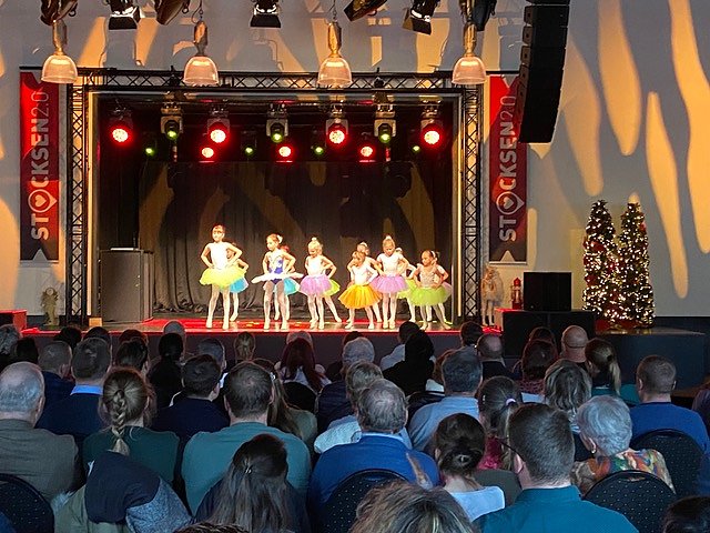 Tanzschule Radeva gastierte im Sondersh&auml;user Klubhaus Stocksen