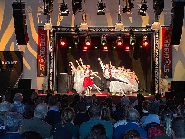 Tanzschule Radeva gastierte im Sondersh&auml;user Klubhaus Stocksen