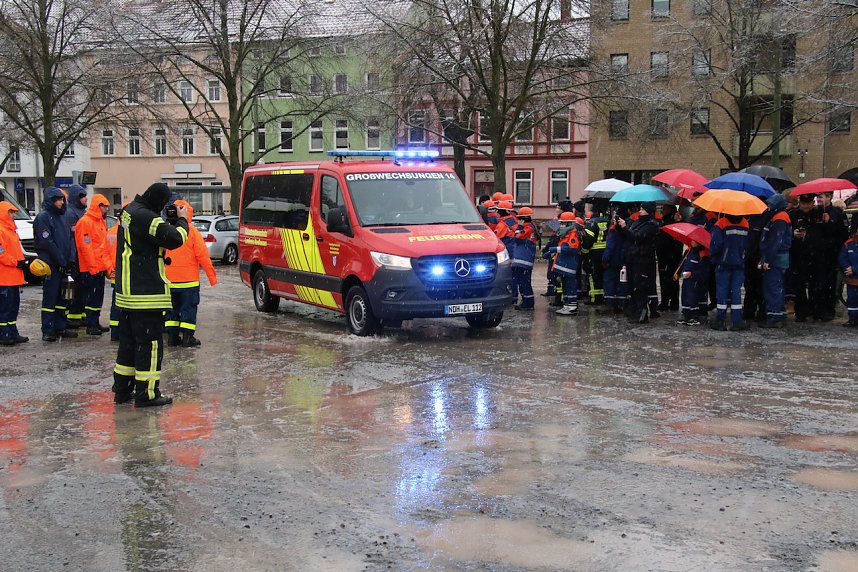 Das Friedenslicht aus Bethlehem wurde heute auf dem August-Bebel-Platz verteilt