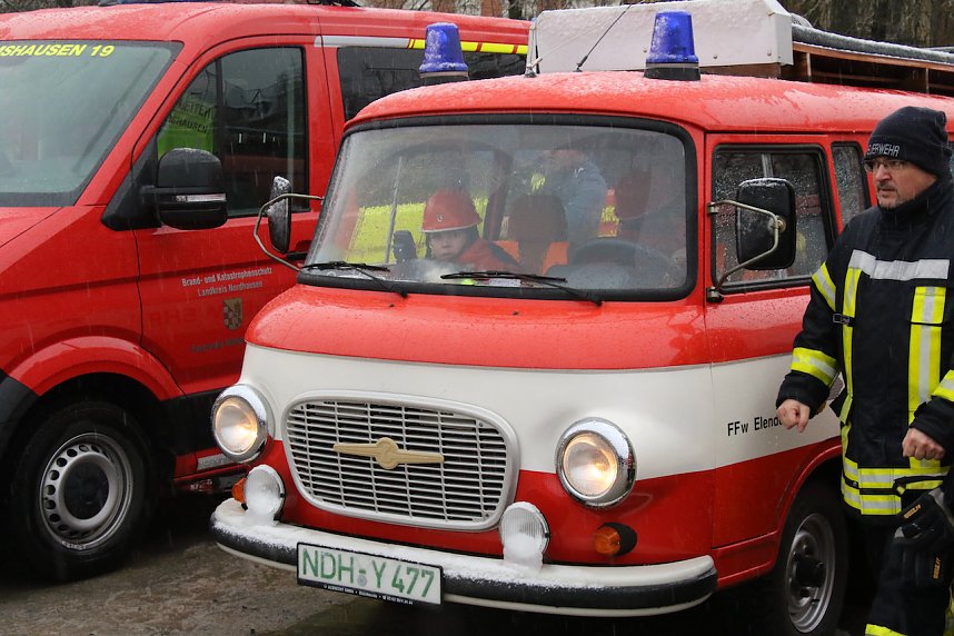 Das Friedenslicht aus Bethlehem wurde heute auf dem August-Bebel-Platz verteilt