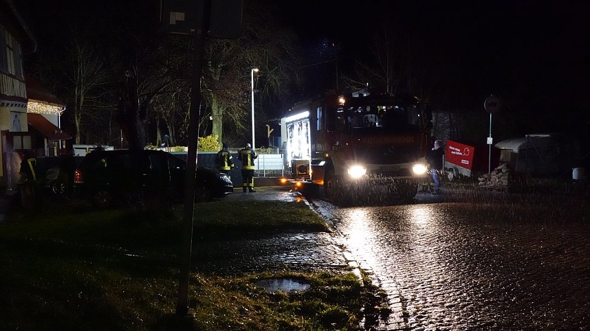 Einsatzkr&auml;fte an Naglers M&uuml;hle