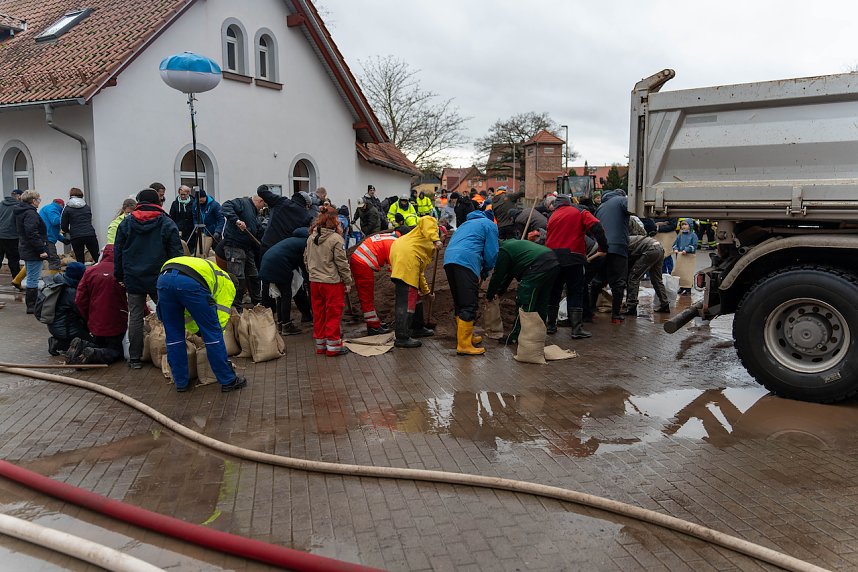 Hochwasserabwehr in Sundhausen