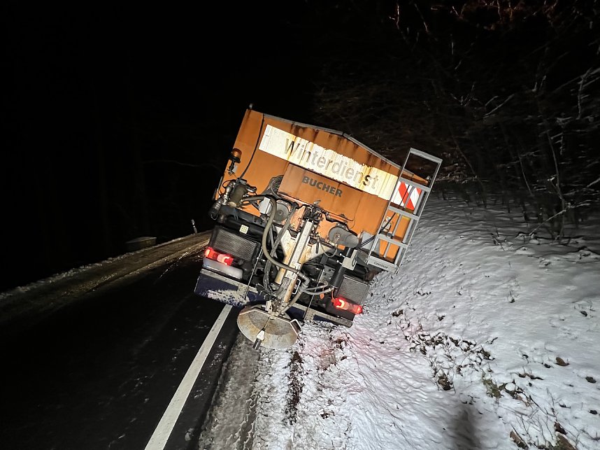 Unfall mit R&auml;umfahrzeug