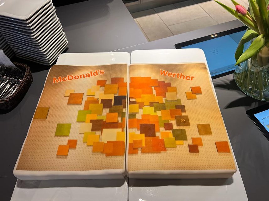 Kleine Er&ouml;ffnung am neuen Autohof Werther - Petra Hebig und ihr McDonalds wurden in Werther herzlich begr&uuml;&szlig;t