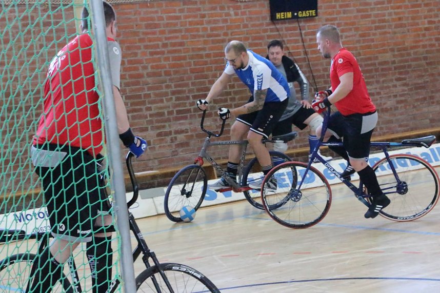 Ein fast perfekter Spieltag f&uuml;r die Radballer