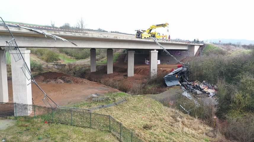Schwerer Unfall auf der A38 bei Ro&szlig;la