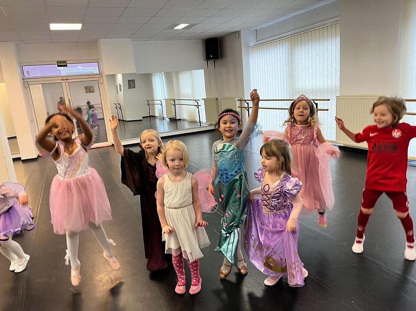 Faschingswoche im Tanzstudio Radeva