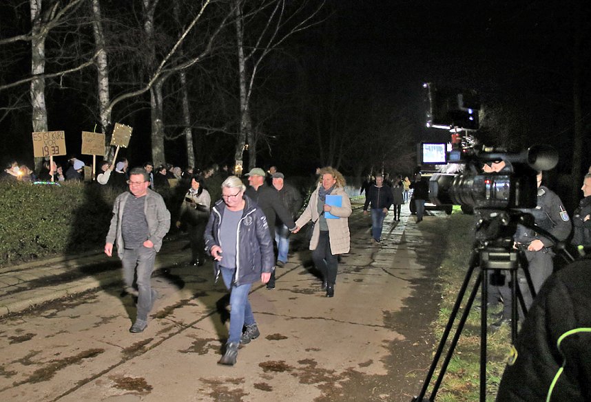 Gegenprotest zur AfD Veranstaltung in Sundhausen