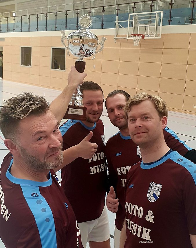 Sieg f&uuml;r Lipprechterodes "Alte Herren" beim 2. Goldene Aue Cup