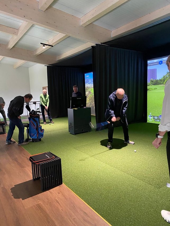 Ehemalige Betriebsleiter trafen sich im Golfpark Neustadt