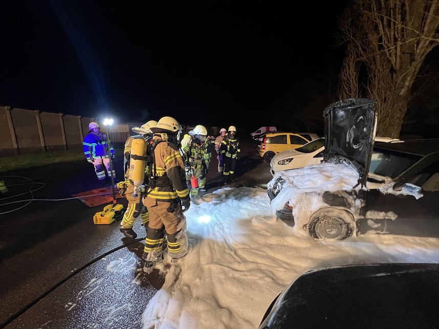Drei Autos standen in Flammen