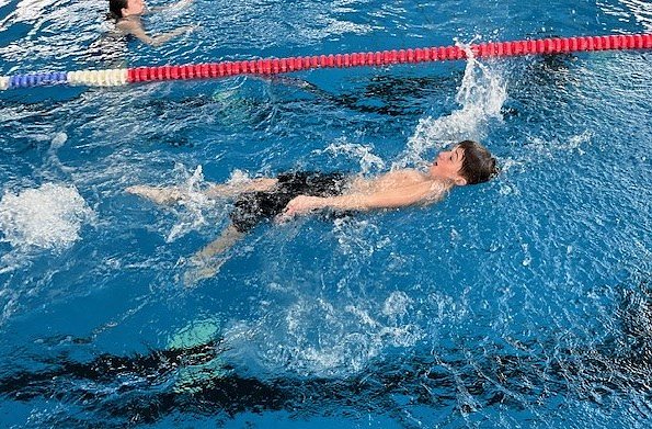 Schwimmfest mit Schwimmern aus acht St&auml;dten