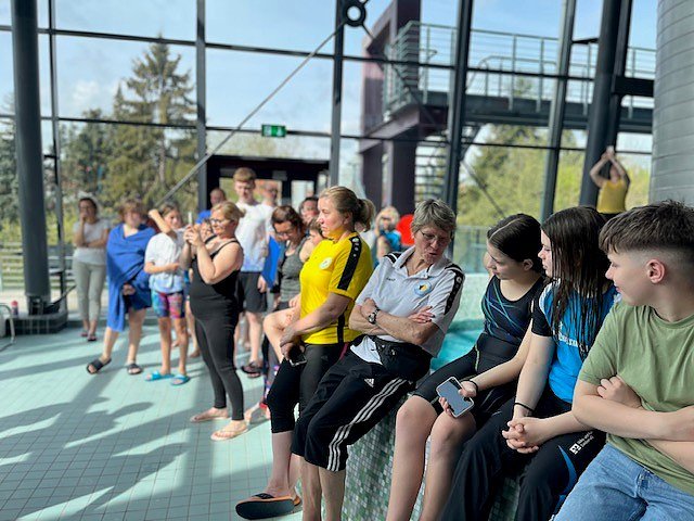 Schwimmfest mit Schwimmern aus acht St&auml;dten