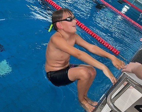 Schwimmfest mit Schwimmern aus acht St&auml;dten