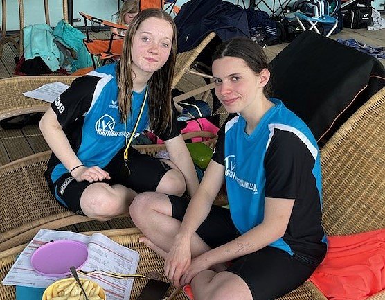 Schwimmfest mit Schwimmern aus acht St&auml;dten