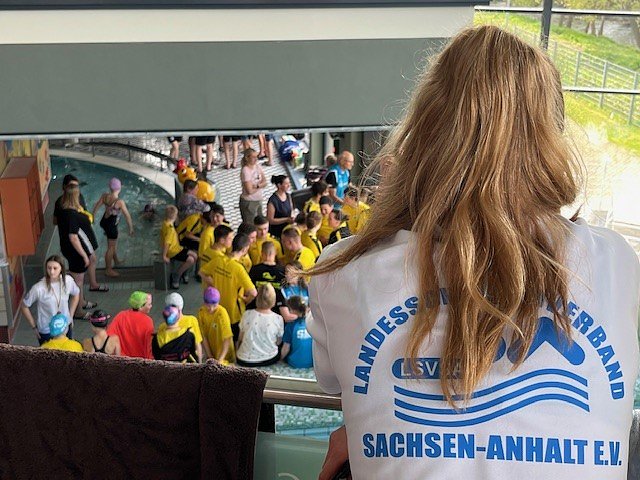 Schwimmfest mit Schwimmern aus acht St&auml;dten