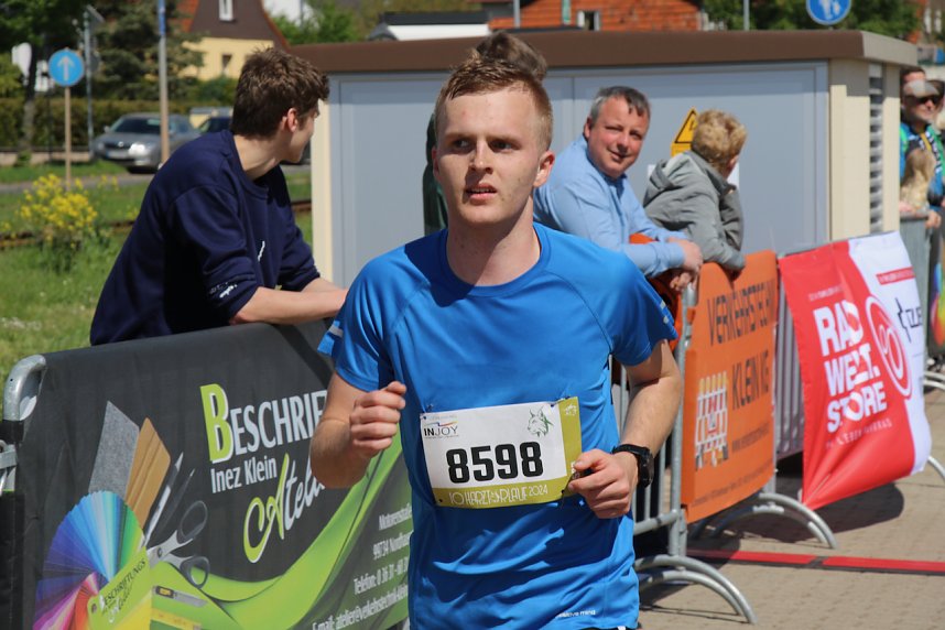 Zieleinlauf zum 10. Harztorlauf