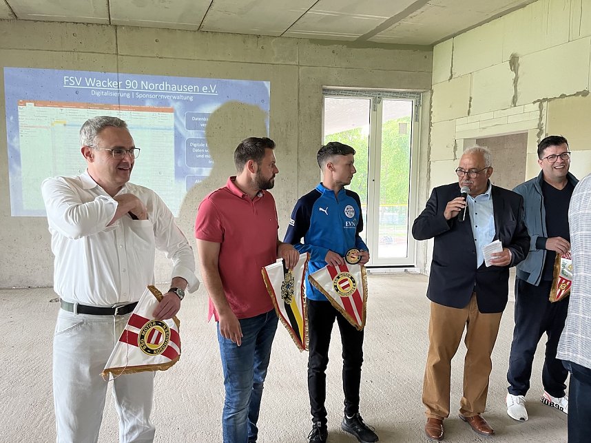 Baustellenparty im Albert-Kuntz-Sportpark