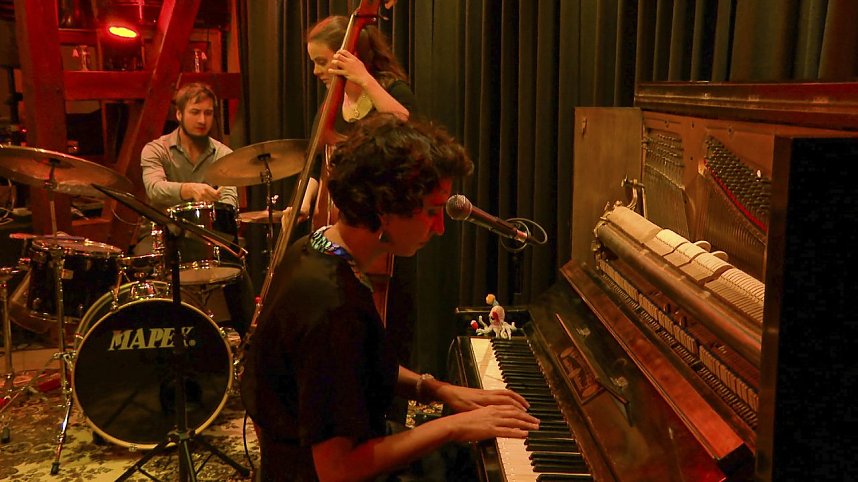 Das Alexandra Ivanova Trio in der Jazzmangel