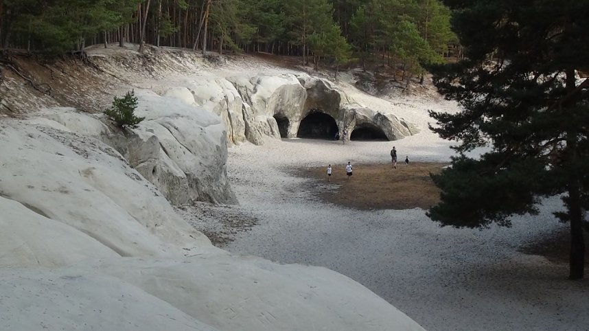 Sandh&ouml;hlen im Heers