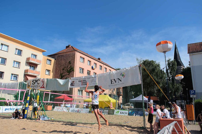 Gro&szlig;e Volksfeststimmung am 2. Tag auf dem Rolandsfest in Nordhausen