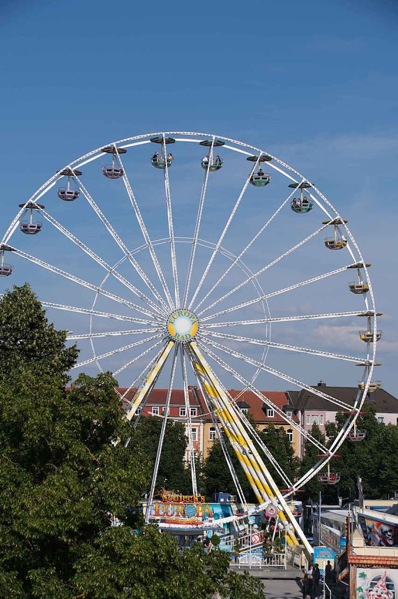 Gro&szlig;e Volksfeststimmung am 2. Tag auf dem Rolandsfest in Nordhausen