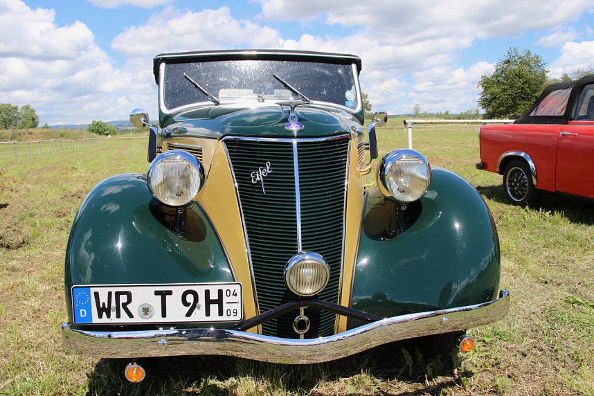 Oldtimertreff auf dem Scheunenhof