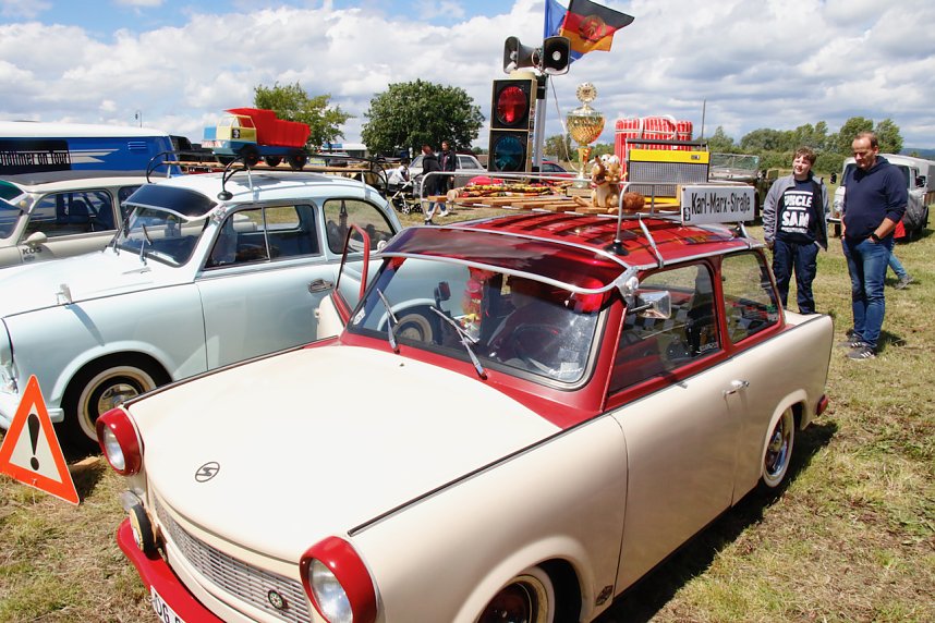 Oldtimertreff auf dem Scheunenhof