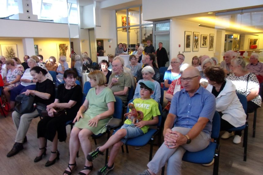 Unvergessen: in der Kreissparkasse wurde gestern eine Ausstellung zum Werk Heinz Scharrs er&ouml;ffnet