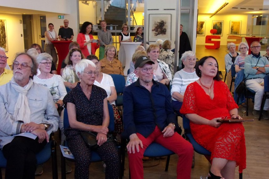 Unvergessen: in der Kreissparkasse wurde gestern eine Ausstellung zum Werk Heinz Scharrs er&ouml;ffnet