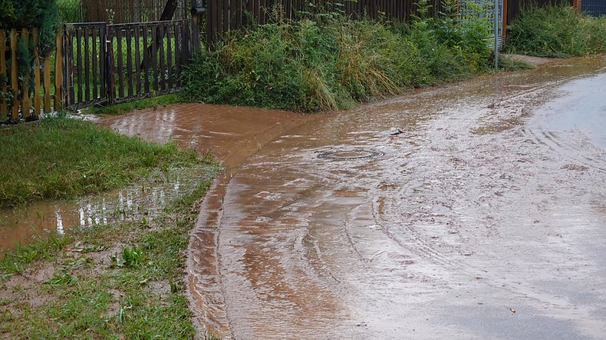 N&auml;chtlicher Starkregen hinterl&auml;sst Spuren in Salza