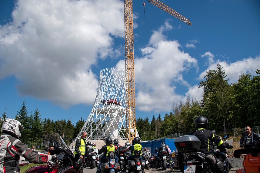 F&uuml;r die gute Sache durch den Harz - rund 80 Motorr&auml;der nahmen am "Ride for Charity" teil