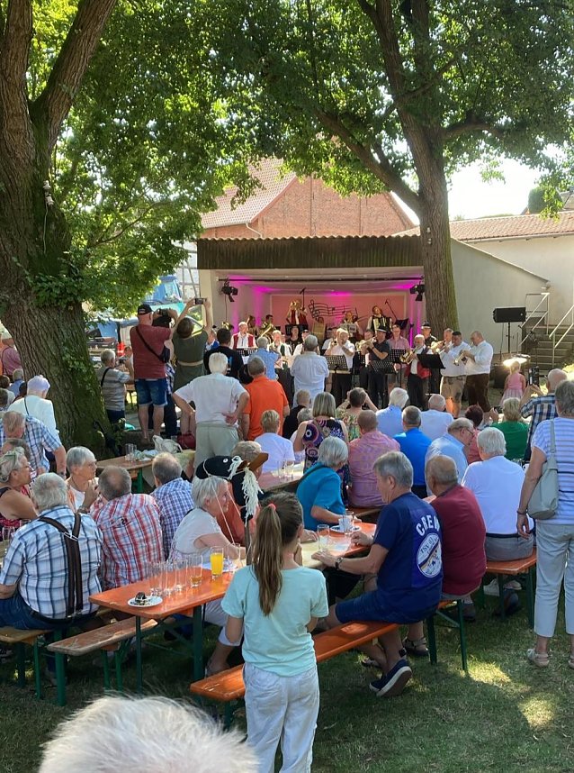 Gro&szlig;es Blasmusikfest in Urbach