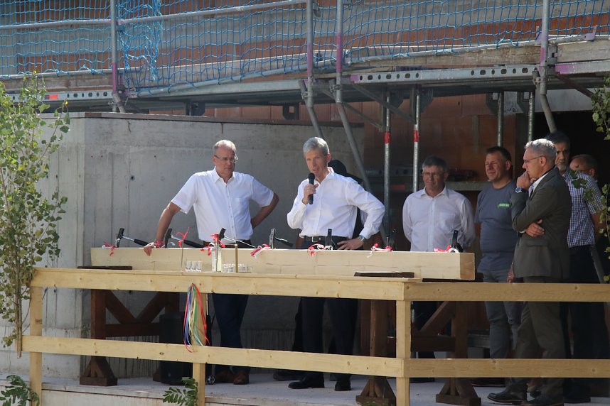 Festakt, Richtfest, Sommerparty - an der Oberstufe des Humboldt-Gymnasiums gab es heute volles Programm