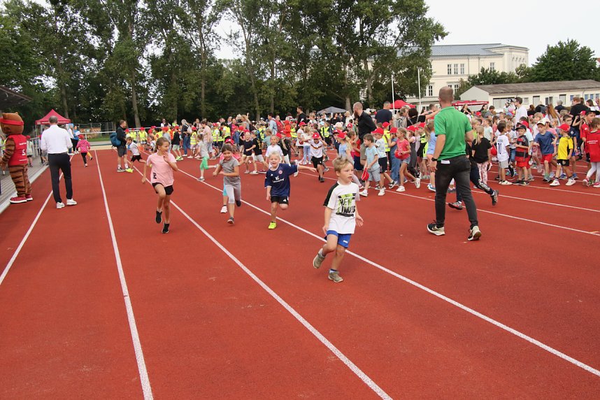 Schulanfangsaktionstag auf dem Hohekreuz-Sportplatz
