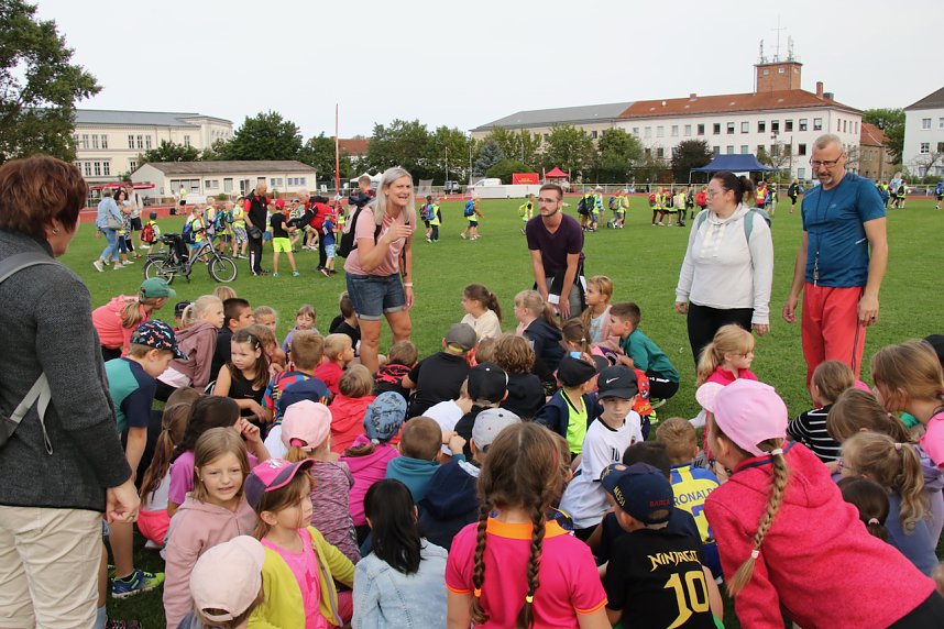 Schulanfangsaktionstag auf dem Hohekreuz-Sportplatz