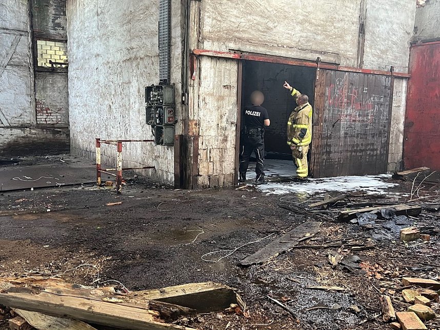 Feuerwehreinsatz am Bahngel&auml;nde