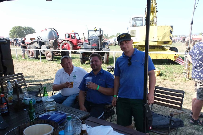 Motoren- und Maschinenschau zu Dreschfest in Sundhausen