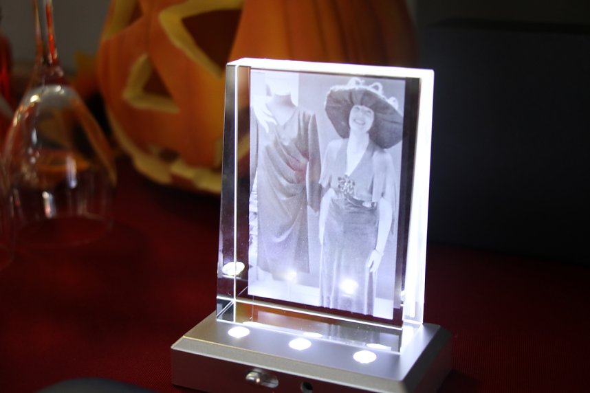 Ehrung f&uuml;r 35 Jahre in der Nordh&auml;user Mode f&uuml;r Katrin Stemmler