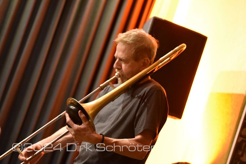 MOTUSNEU feat. Steve Swell in der Jazzmangel