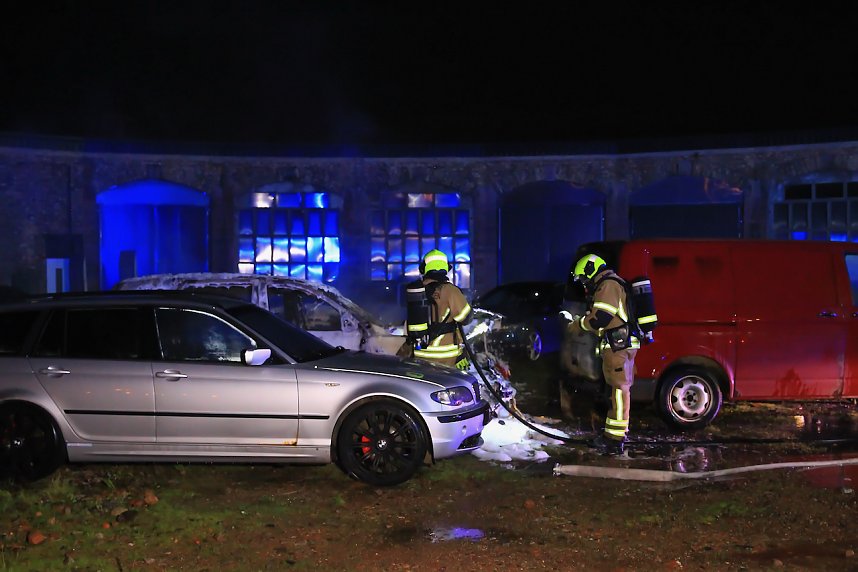 In Nordhausen mussten in der Nacht brennende Fahrzeuge gel&ouml;scht werden