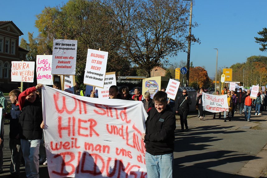 Protestdemo gegen die schlechten Bedingungen an der Regelschule in Niedrsachswerfen