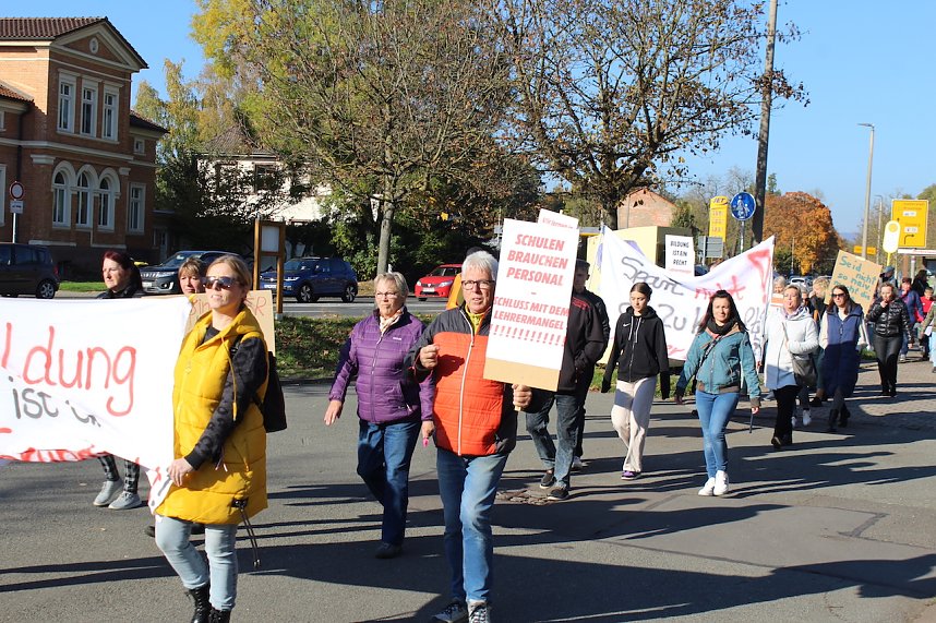 Protestdemo gegen die schlechten Bedingungen an der Regelschule in Niedrsachswerfen