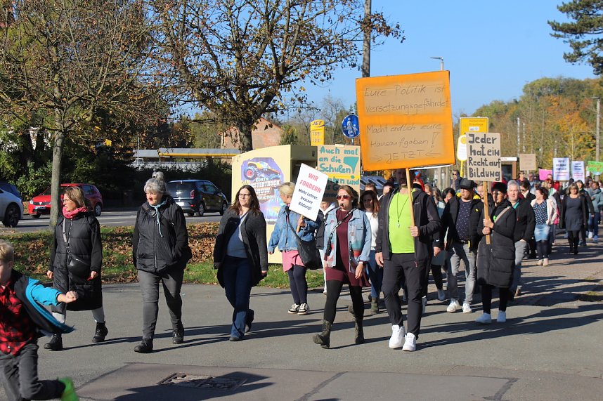 Protestdemo gegen die schlechten Bedingungen an der Regelschule in Niedrsachswerfen