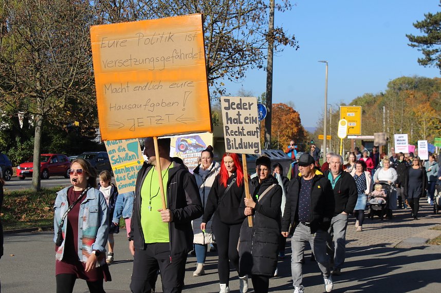 Protestdemo gegen die schlechten Bedingungen an der Regelschule in Niedrsachswerfen