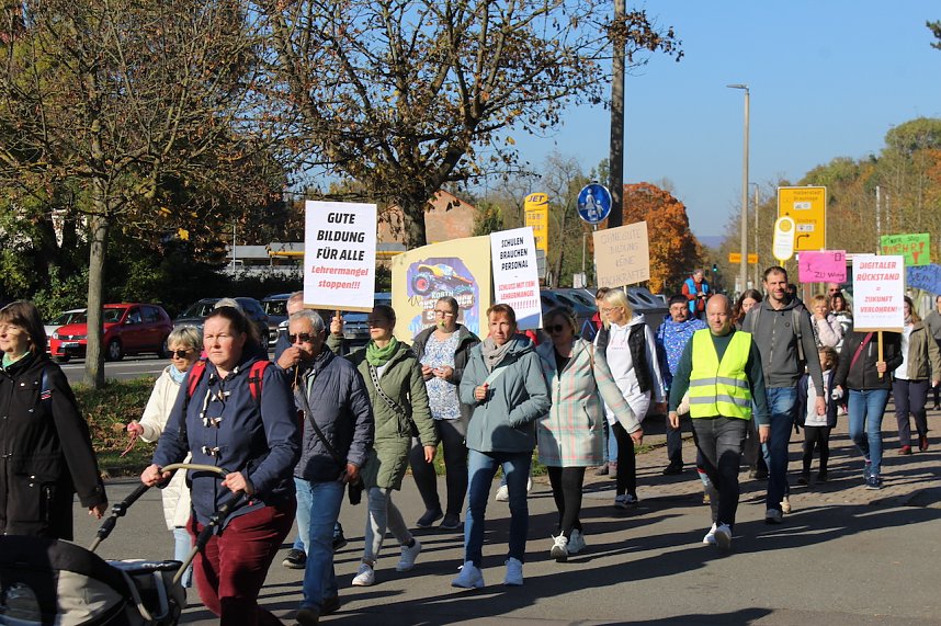 Protestdemo gegen die schlechten Bedingungen an der Regelschule in Niedrsachswerfen