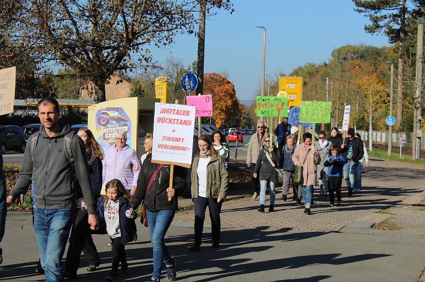 Protestdemo gegen die schlechten Bedingungen an der Regelschule in Niedrsachswerfen